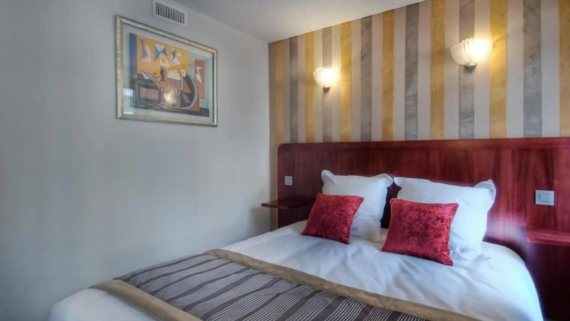 ***  Hotel Opera D'Antin Paris France