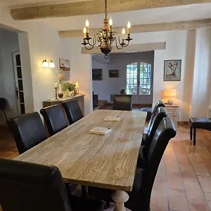 https://villa-vuyani-antibes.fr-provencehotel.com